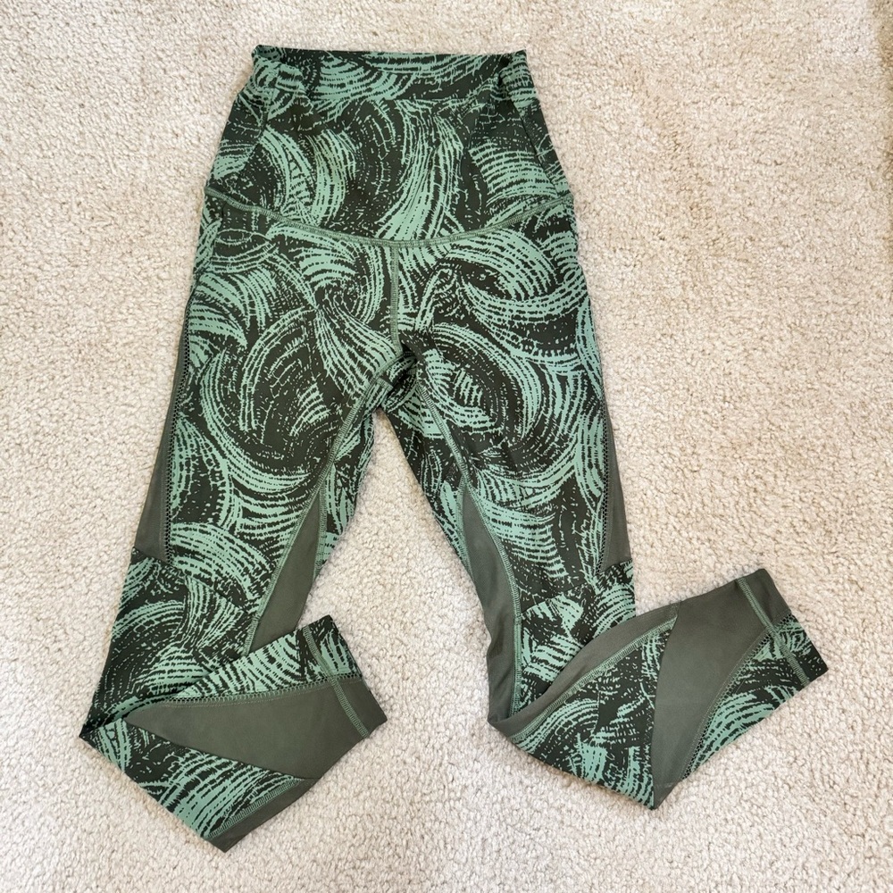 Lululemon Highest Time Pants Fatigue Green Size 4 Pre-Owned Excellent Condition